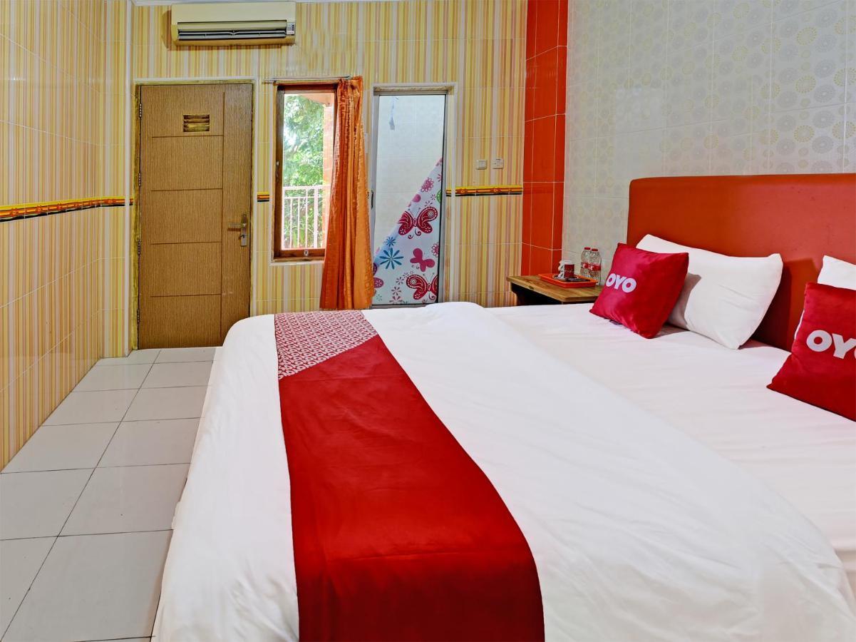 Collection O 91489 Hotel Tanjung Permata سيلاكاب المظهر الخارجي الصورة