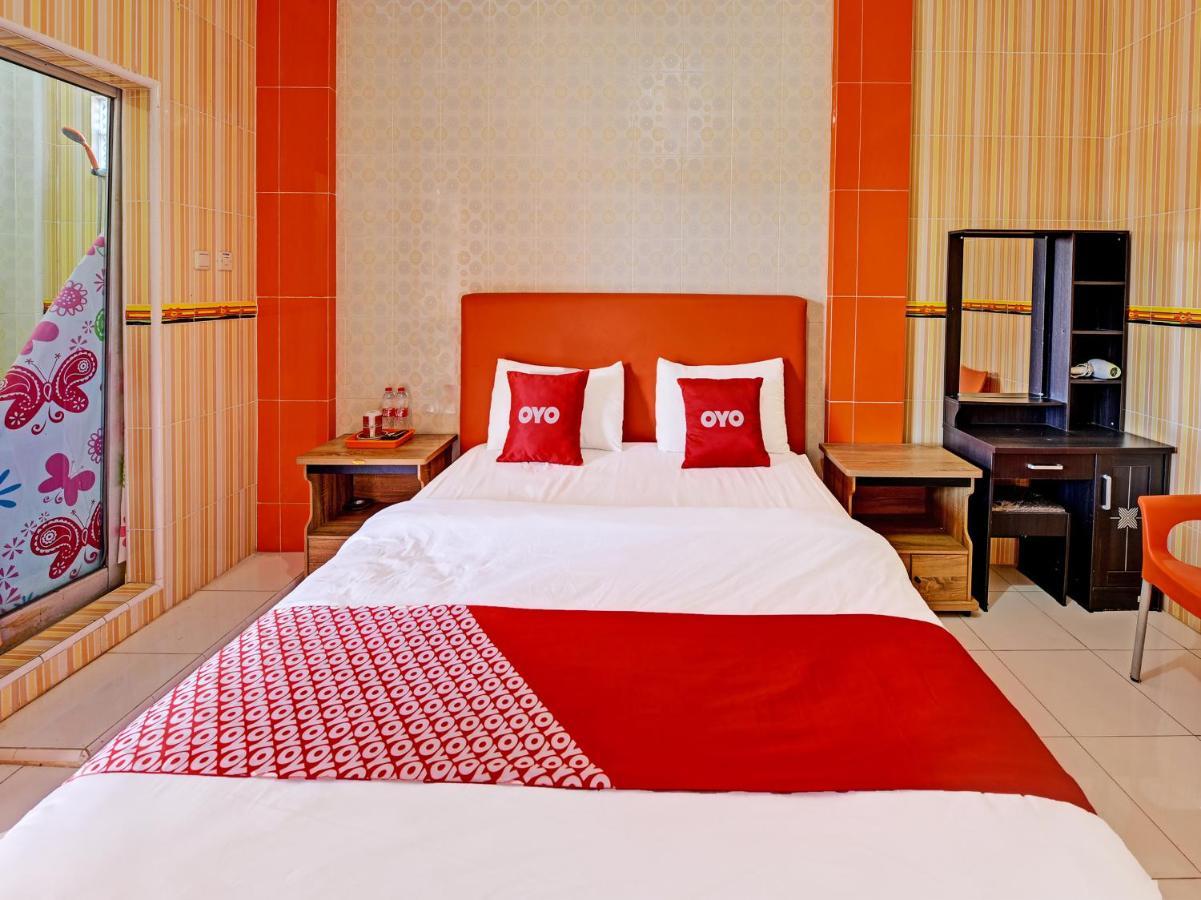 Collection O 91489 Hotel Tanjung Permata سيلاكاب المظهر الخارجي الصورة