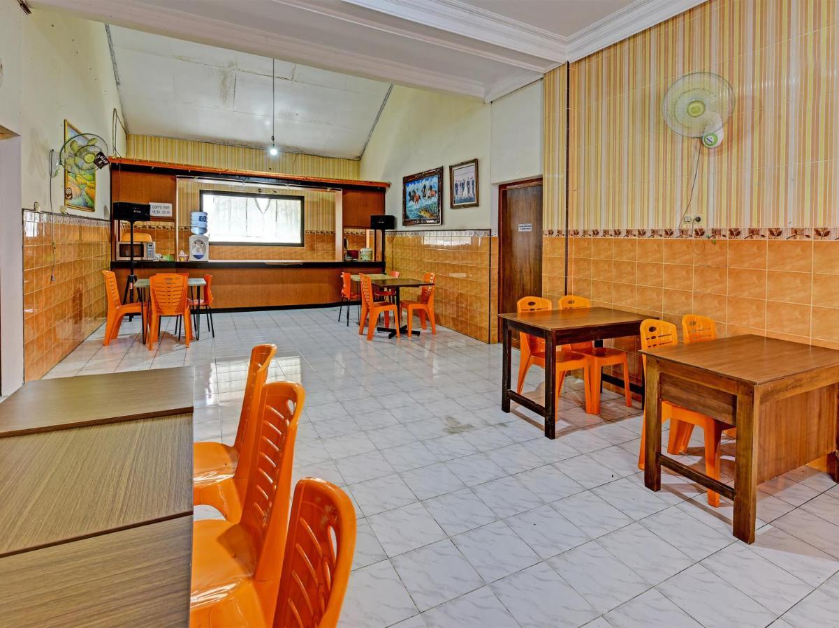 Collection O 91489 Hotel Tanjung Permata سيلاكاب المظهر الخارجي الصورة